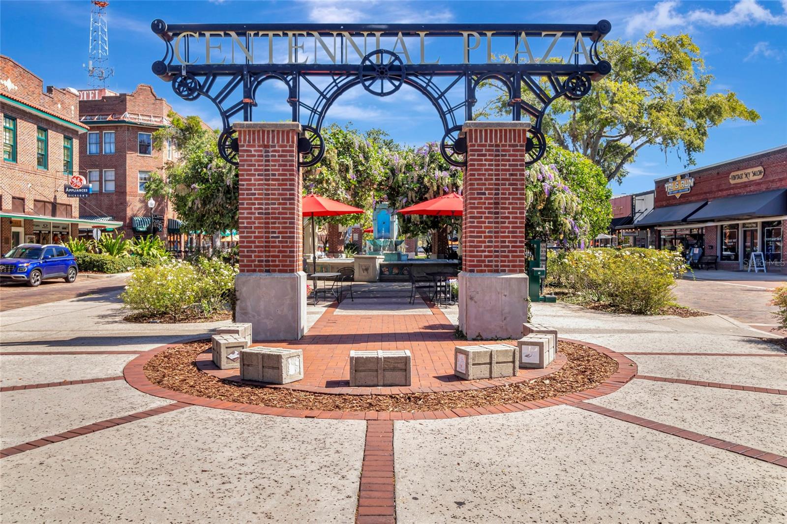 VALENCIA SHORES - Residential