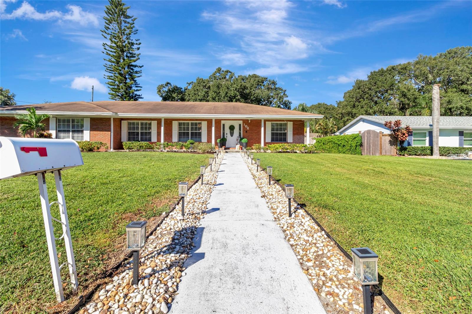 VALENCIA SHORES - Residential