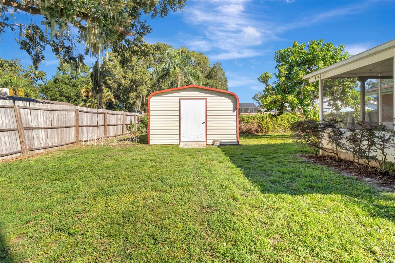 VALENCIA SHORES - Residential