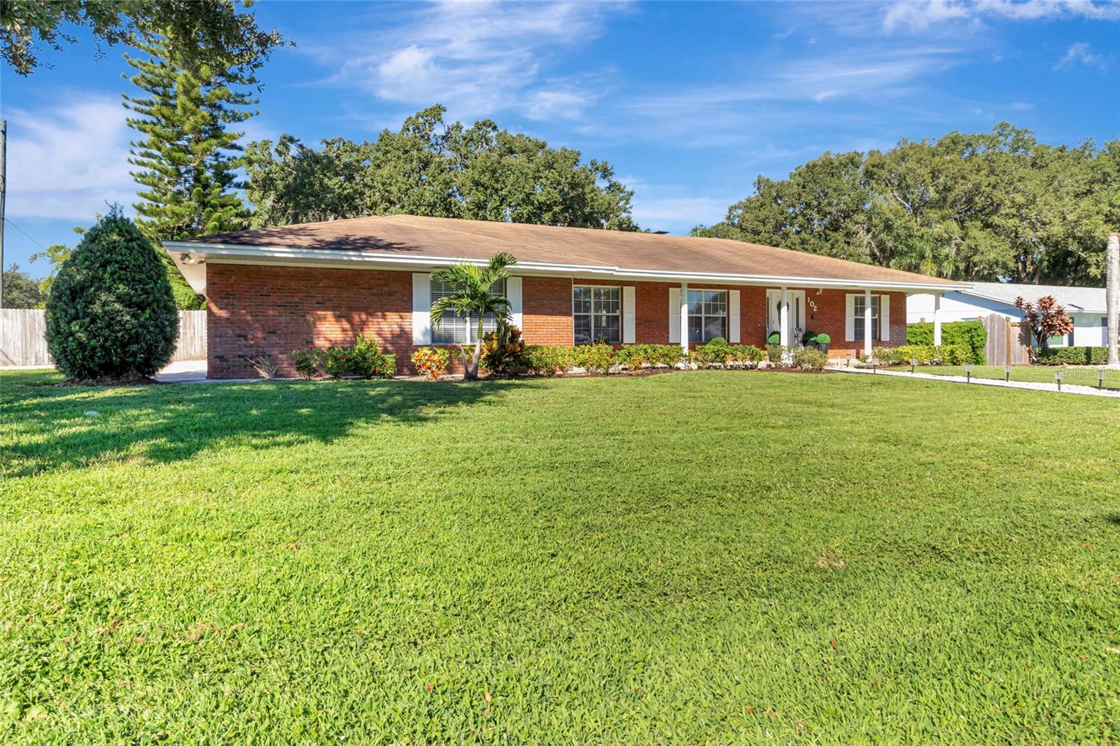 VALENCIA SHORES - Residential