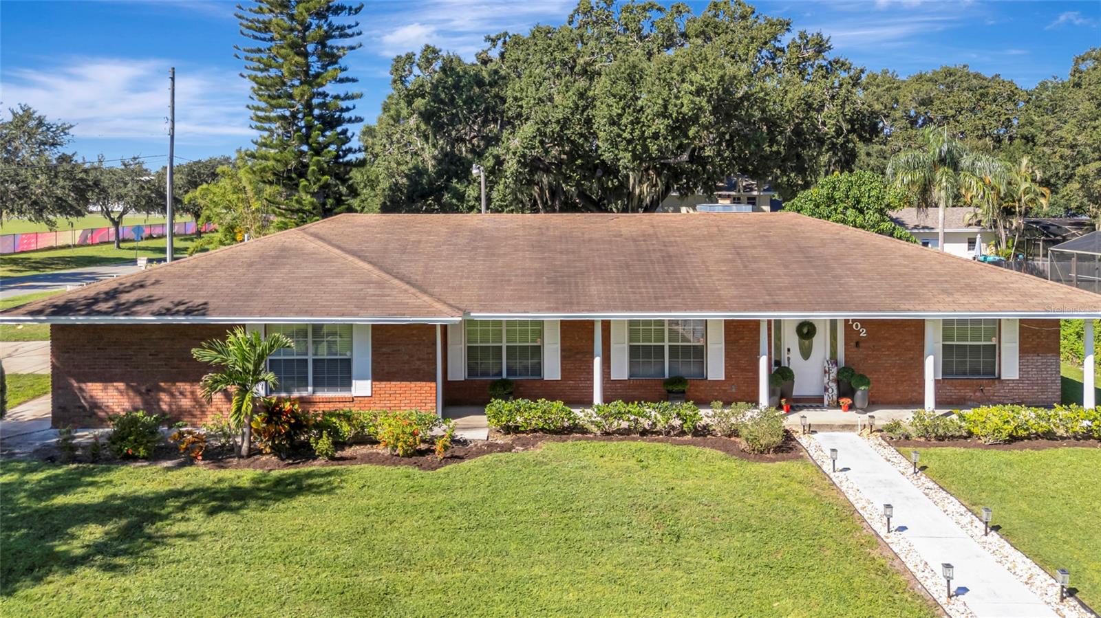 VALENCIA SHORES - Residential