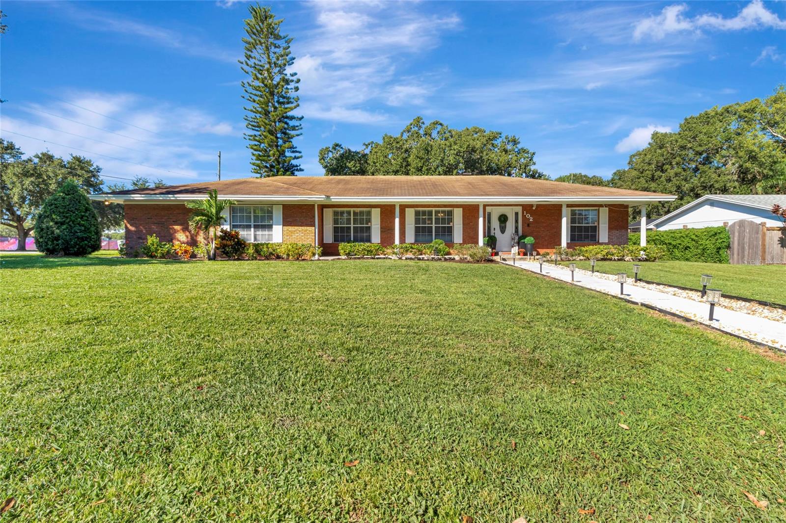 VALENCIA SHORES - Residential