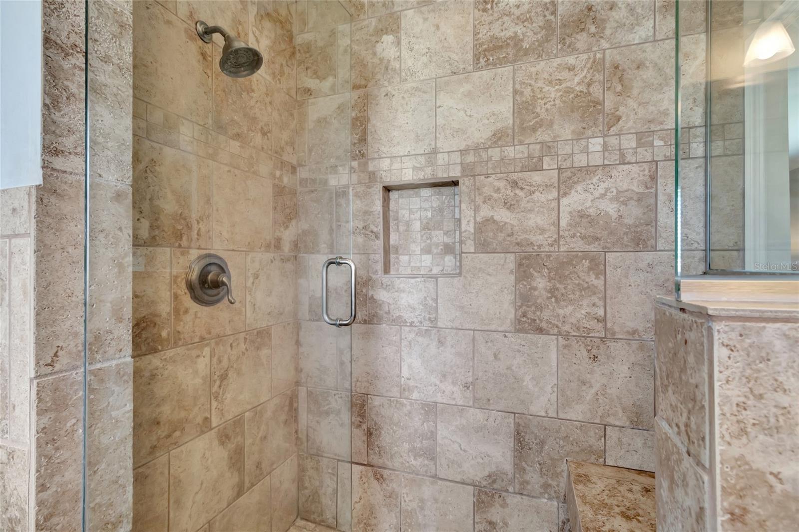 VALENCIA SHORES - Residential