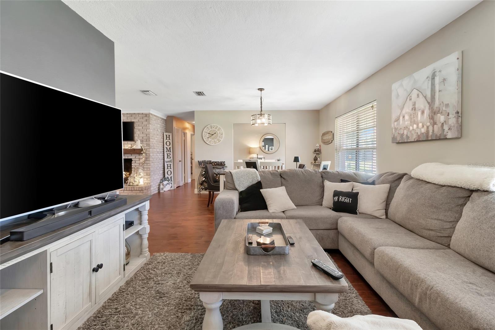 VALENCIA SHORES - Residential
