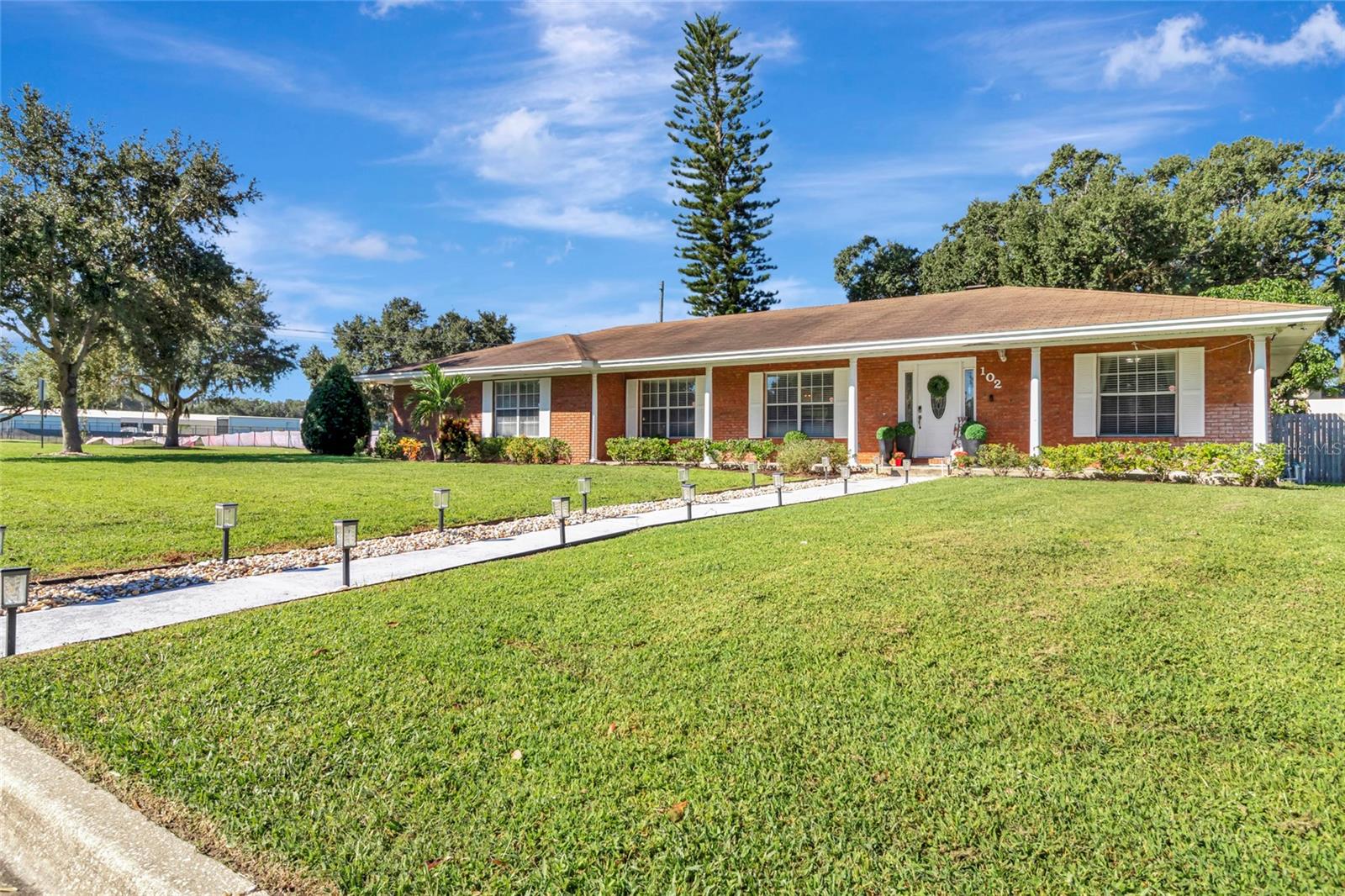 VALENCIA SHORES - Residential