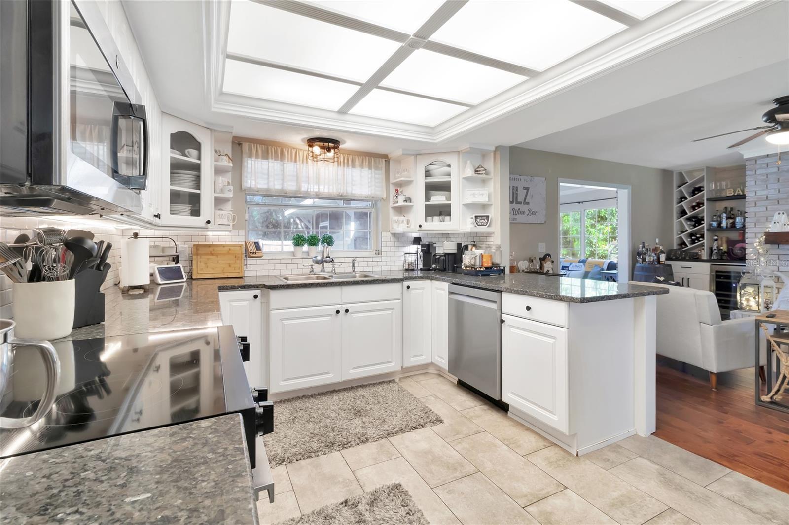 VALENCIA SHORES - Residential