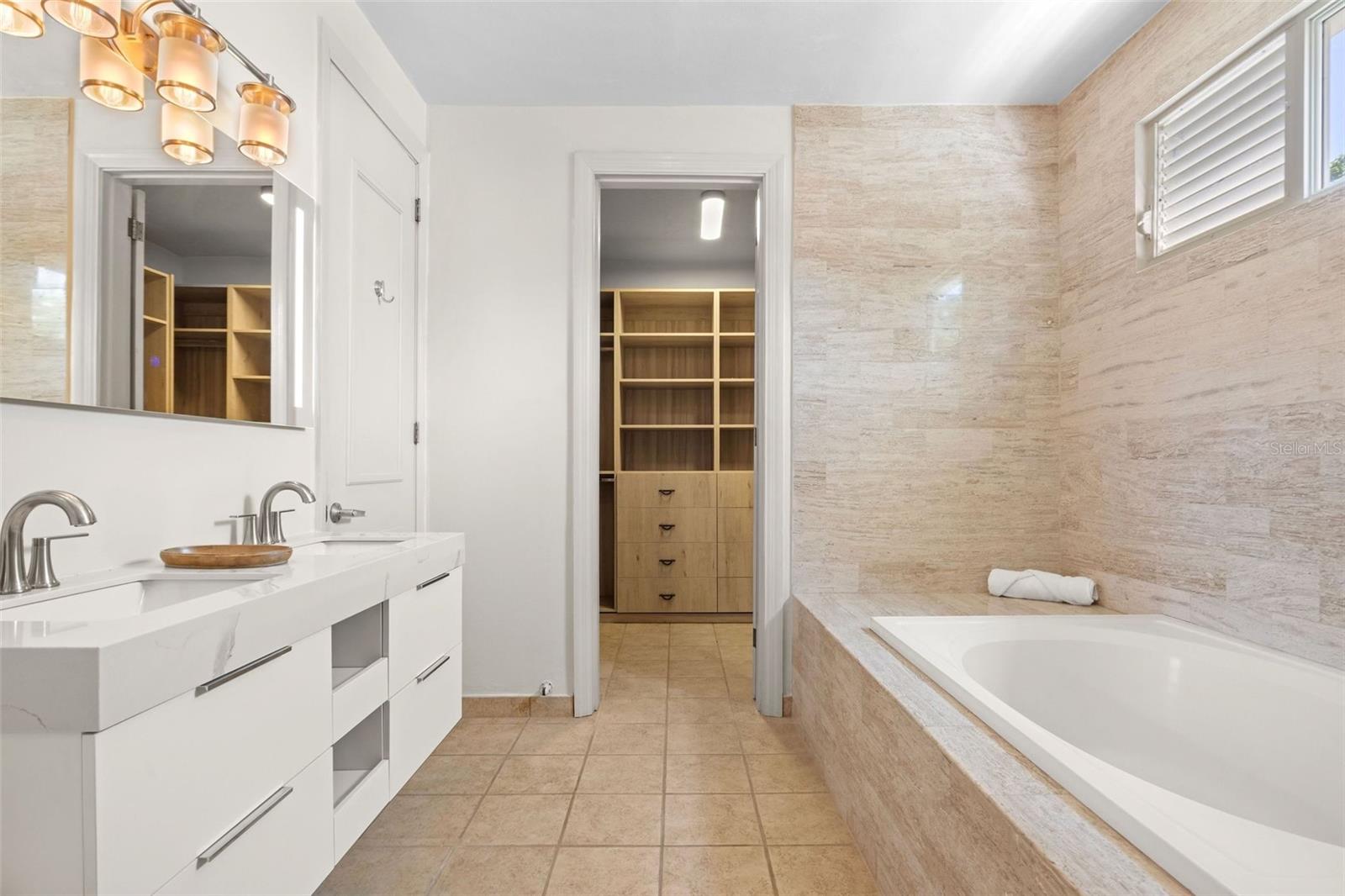 DORADO BEACH EAST - Residential