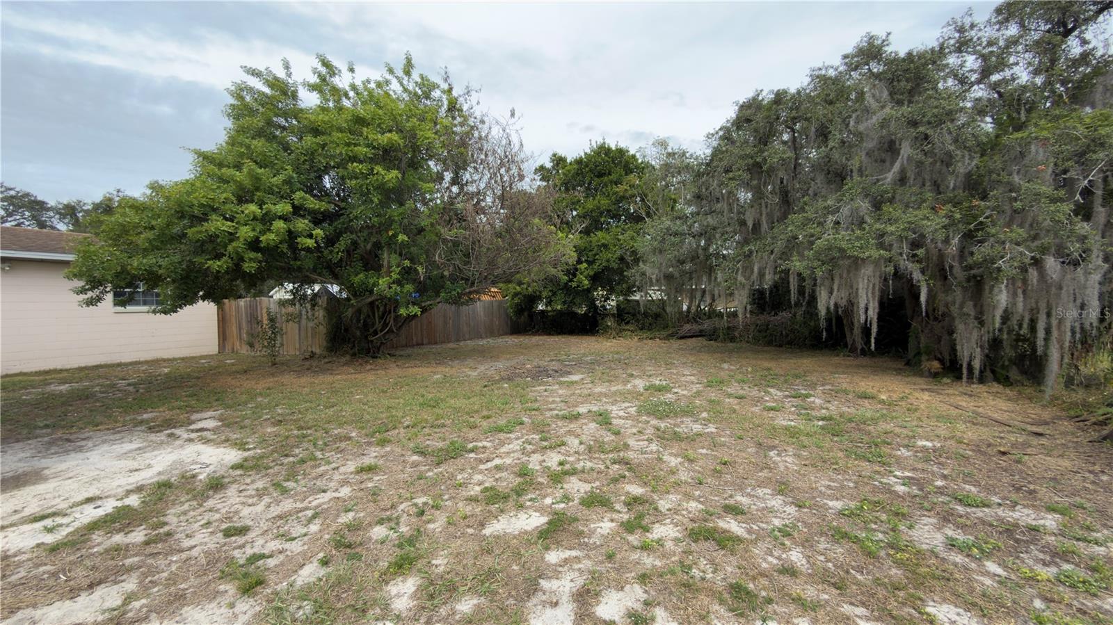 LAKE MAUDE ADD - Residential