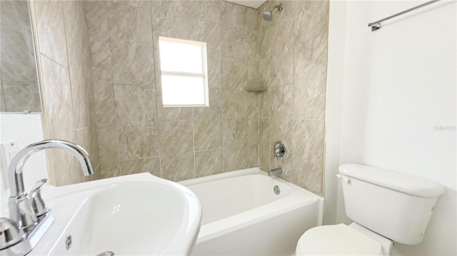 LAKE MAUDE ADD - Residential