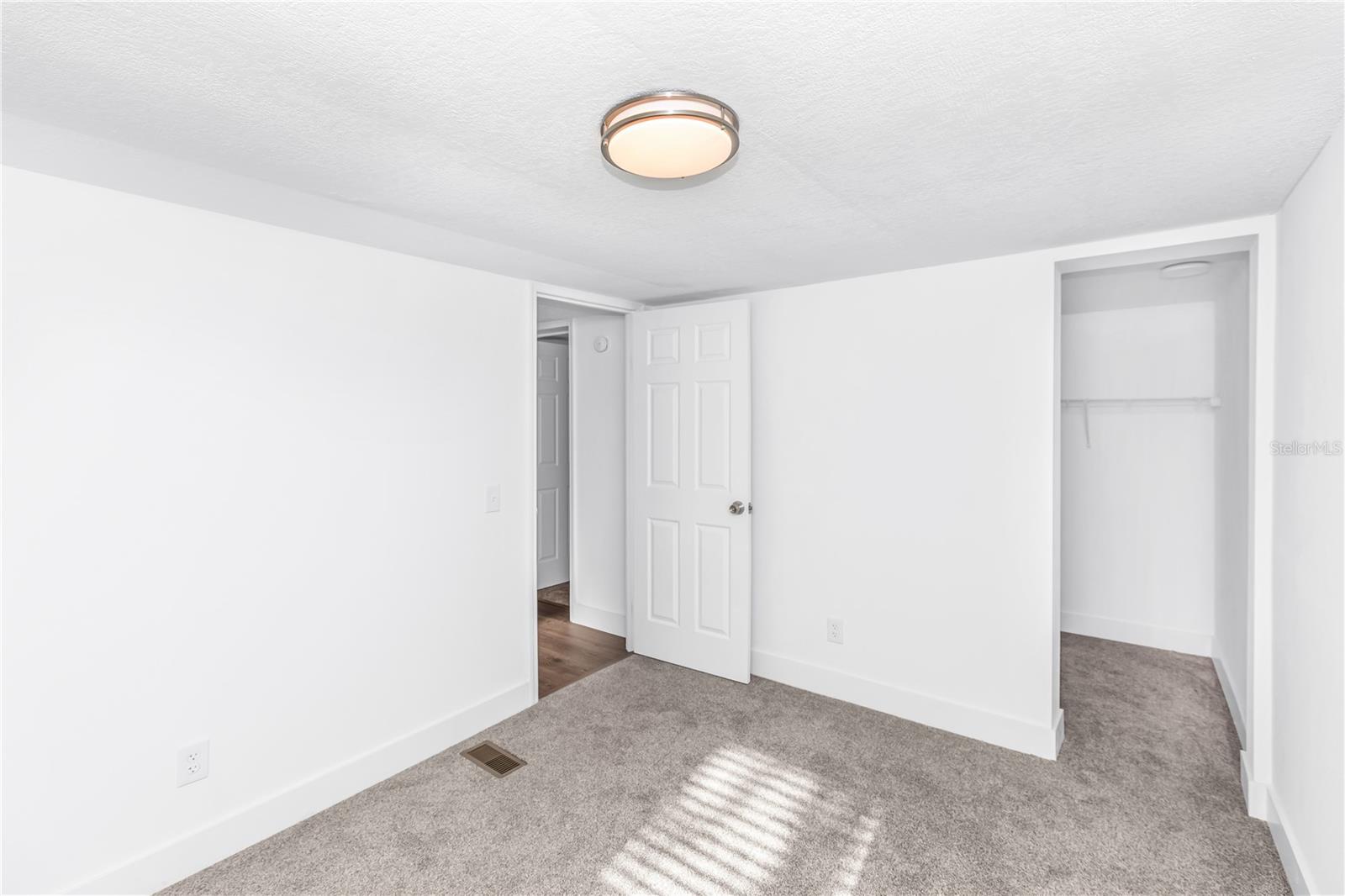 SPANISH MISSION HEIGHTS UN 02 - Residential