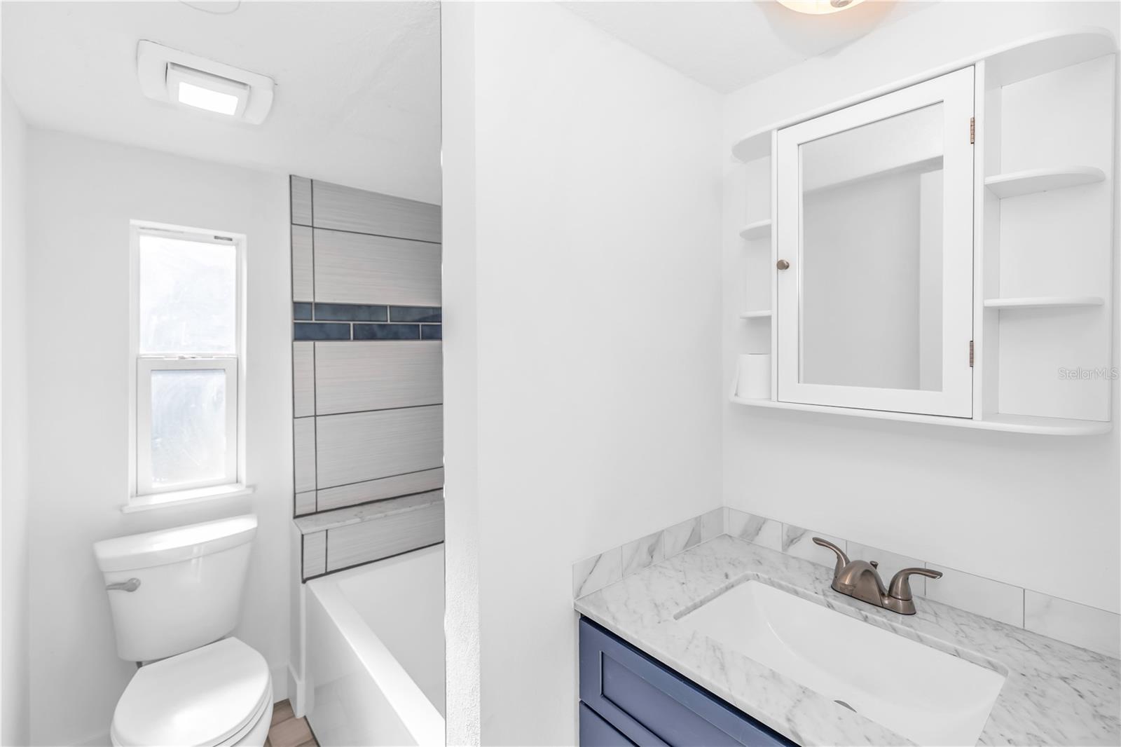 SPANISH MISSION HEIGHTS UN 02 - Residential