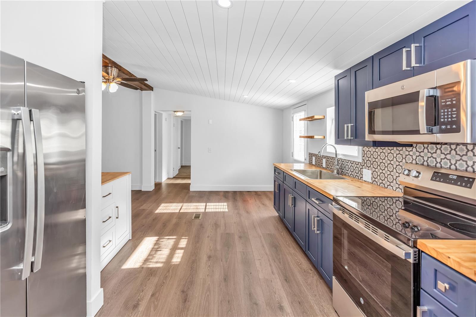 SPANISH MISSION HEIGHTS UN 02 - Residential