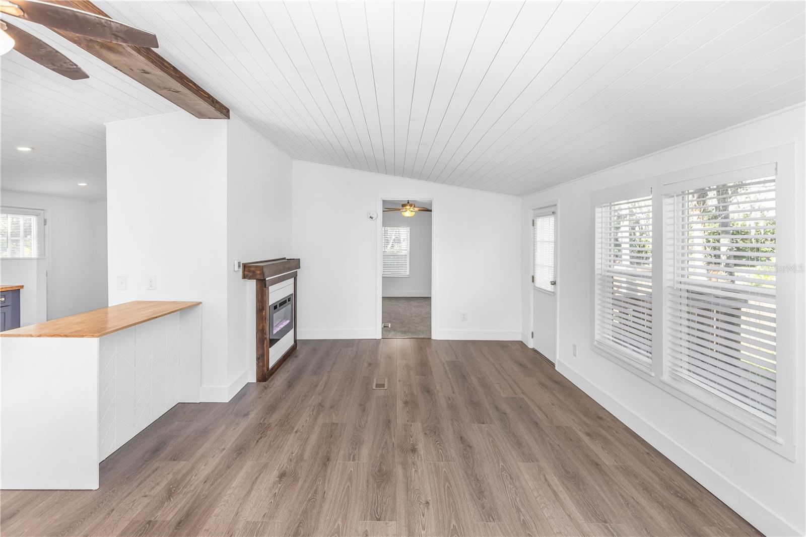 SPANISH MISSION HEIGHTS UN 02 - Residential