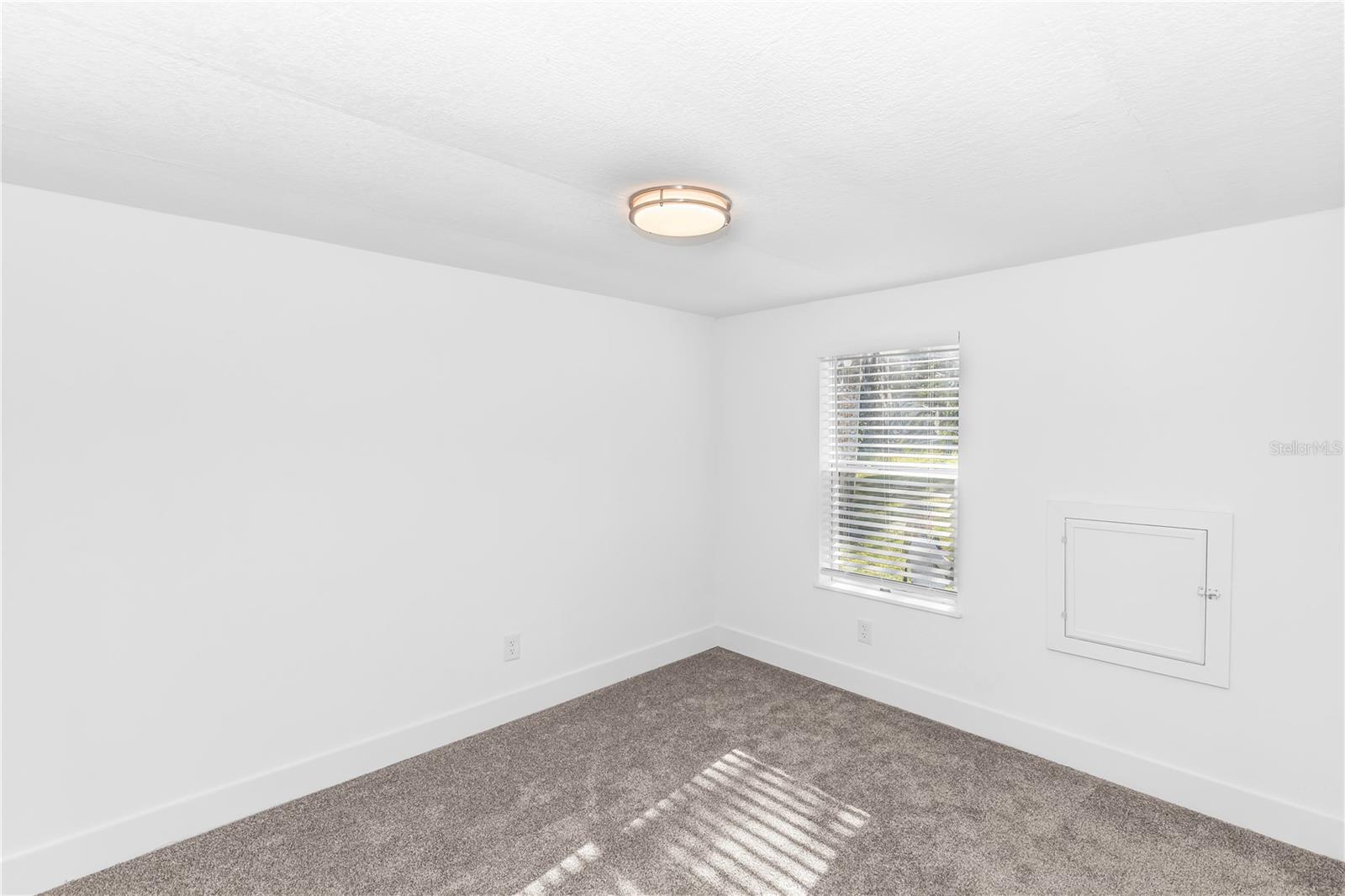 SPANISH MISSION HEIGHTS UN 02 - Residential