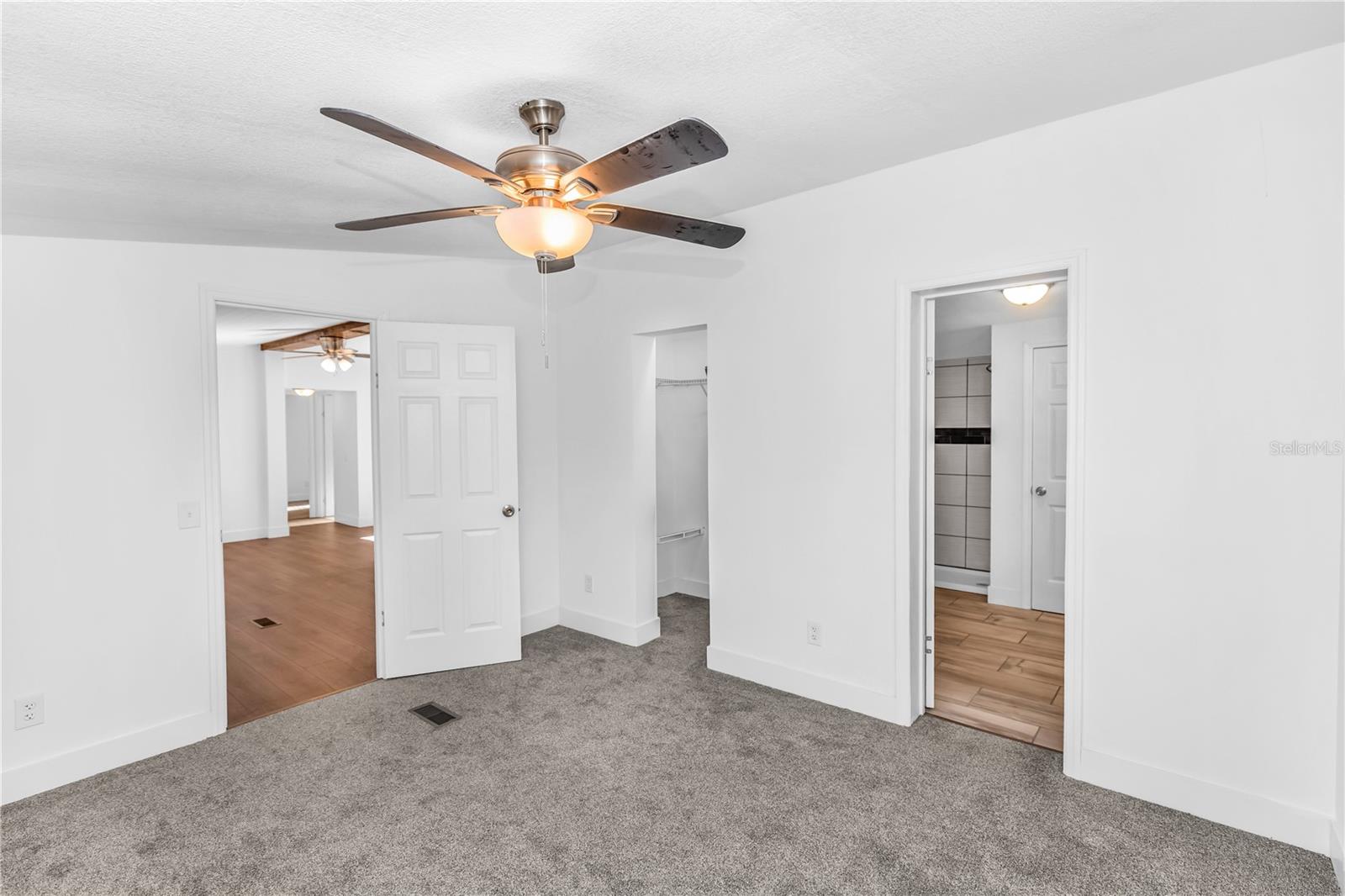 SPANISH MISSION HEIGHTS UN 02 - Residential