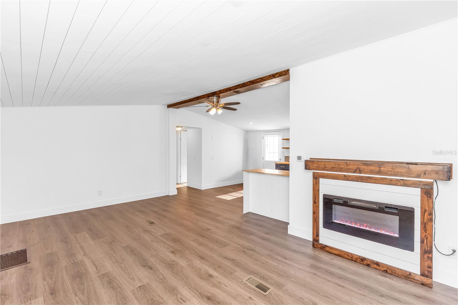 SPANISH MISSION HEIGHTS UN 02 - Residential