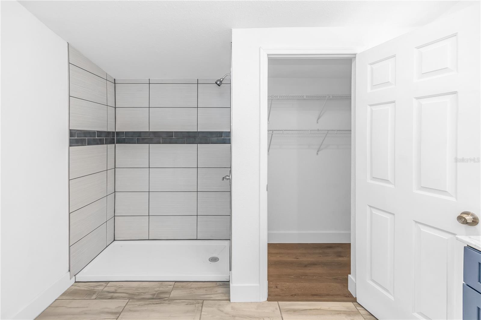 SPANISH MISSION HEIGHTS UN 02 - Residential