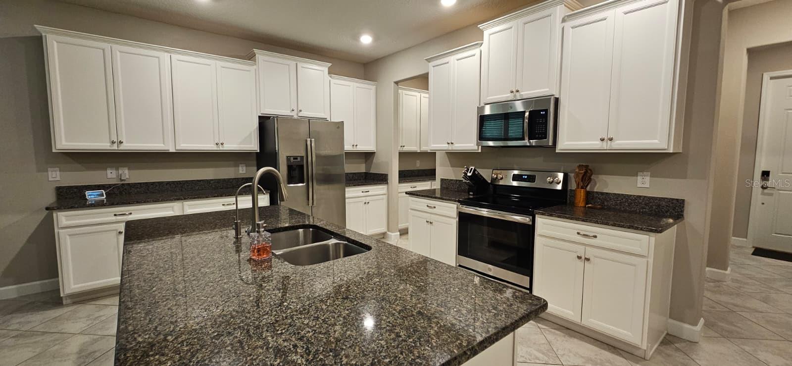 TAMPA PALMS AREA 3 PRCL 38 - Residential