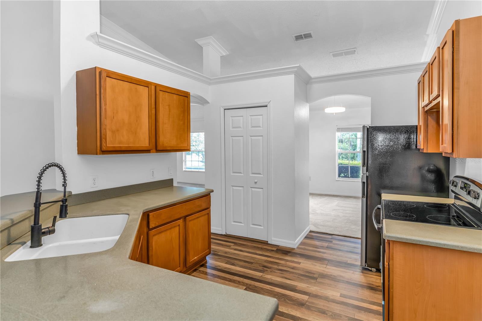 1384 FREEPORT DRIVE