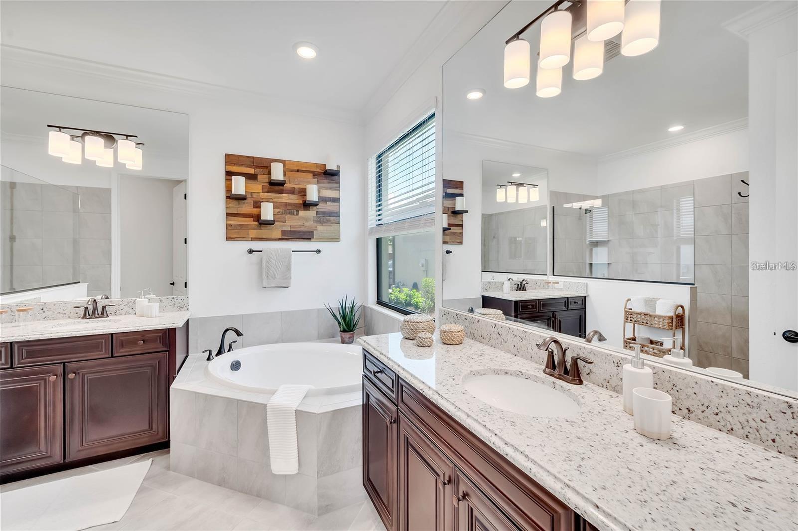 LAKEWOOD NATIONAL GOLF CULB PH II - Residential