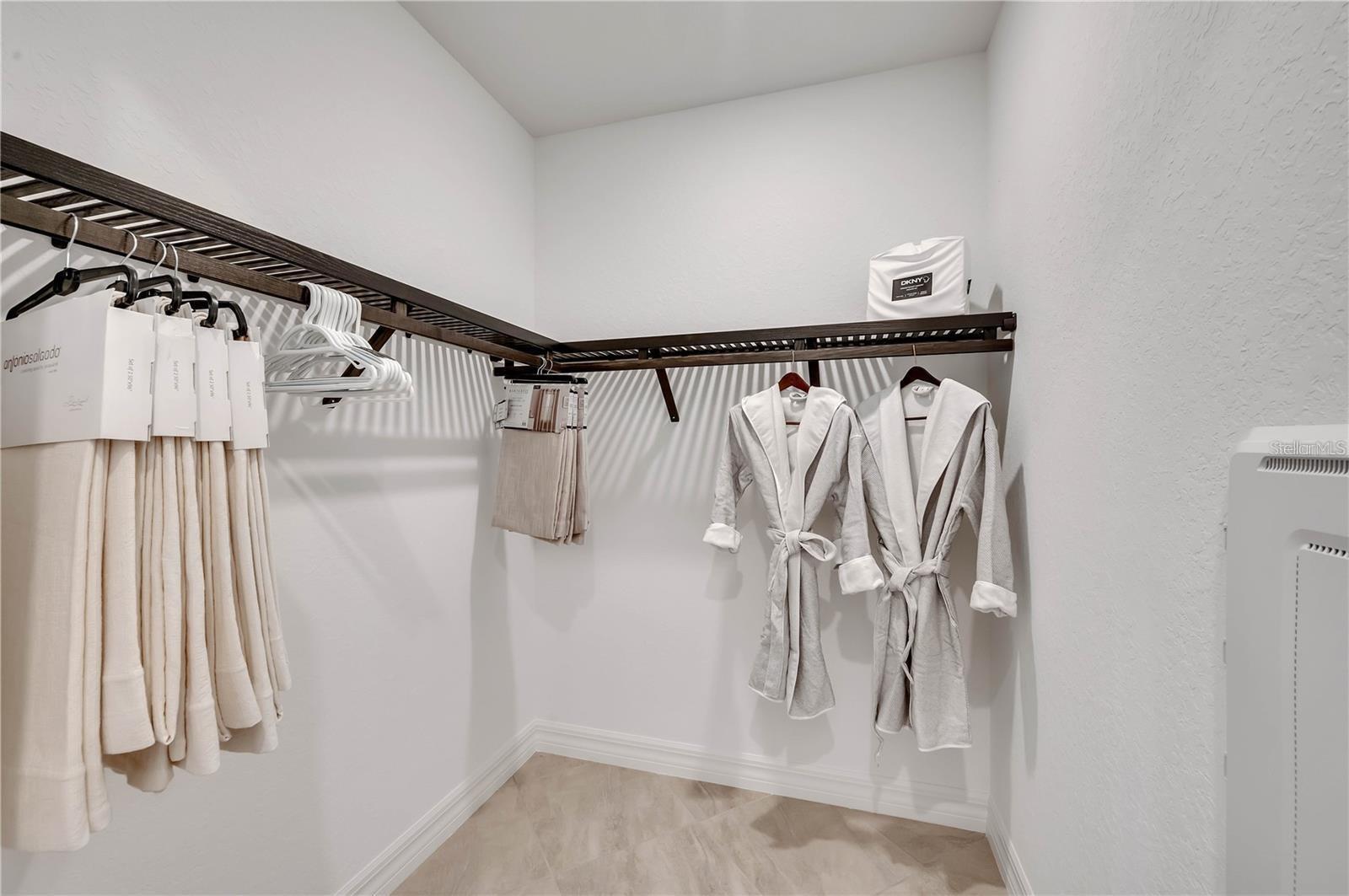 LAKEWOOD NATIONAL GOLF CULB PH II - Residential