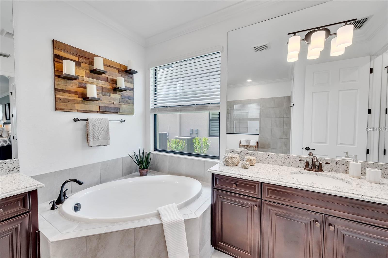 LAKEWOOD NATIONAL GOLF CULB PH II - Residential