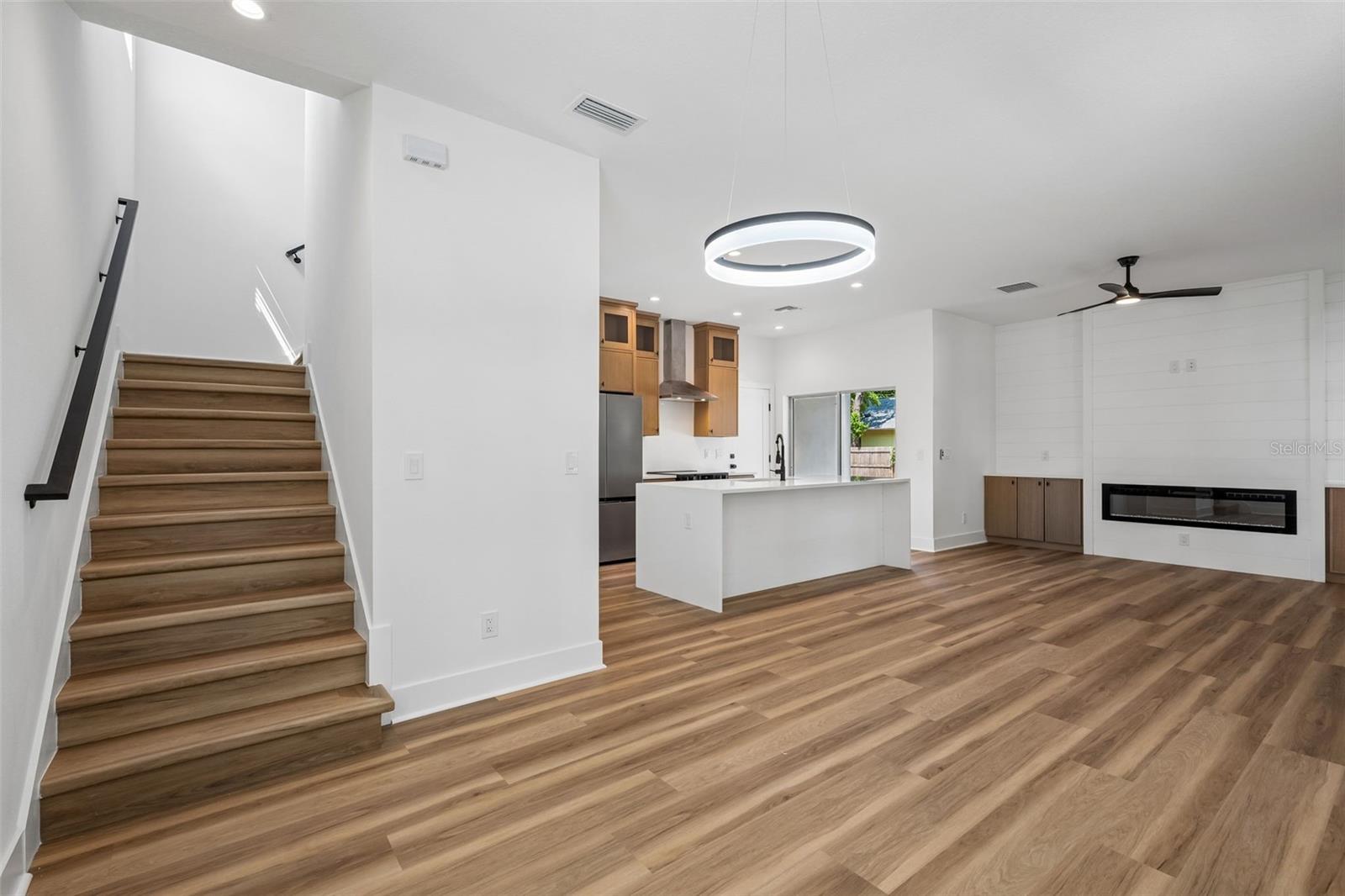 87 W MURIEL STREET