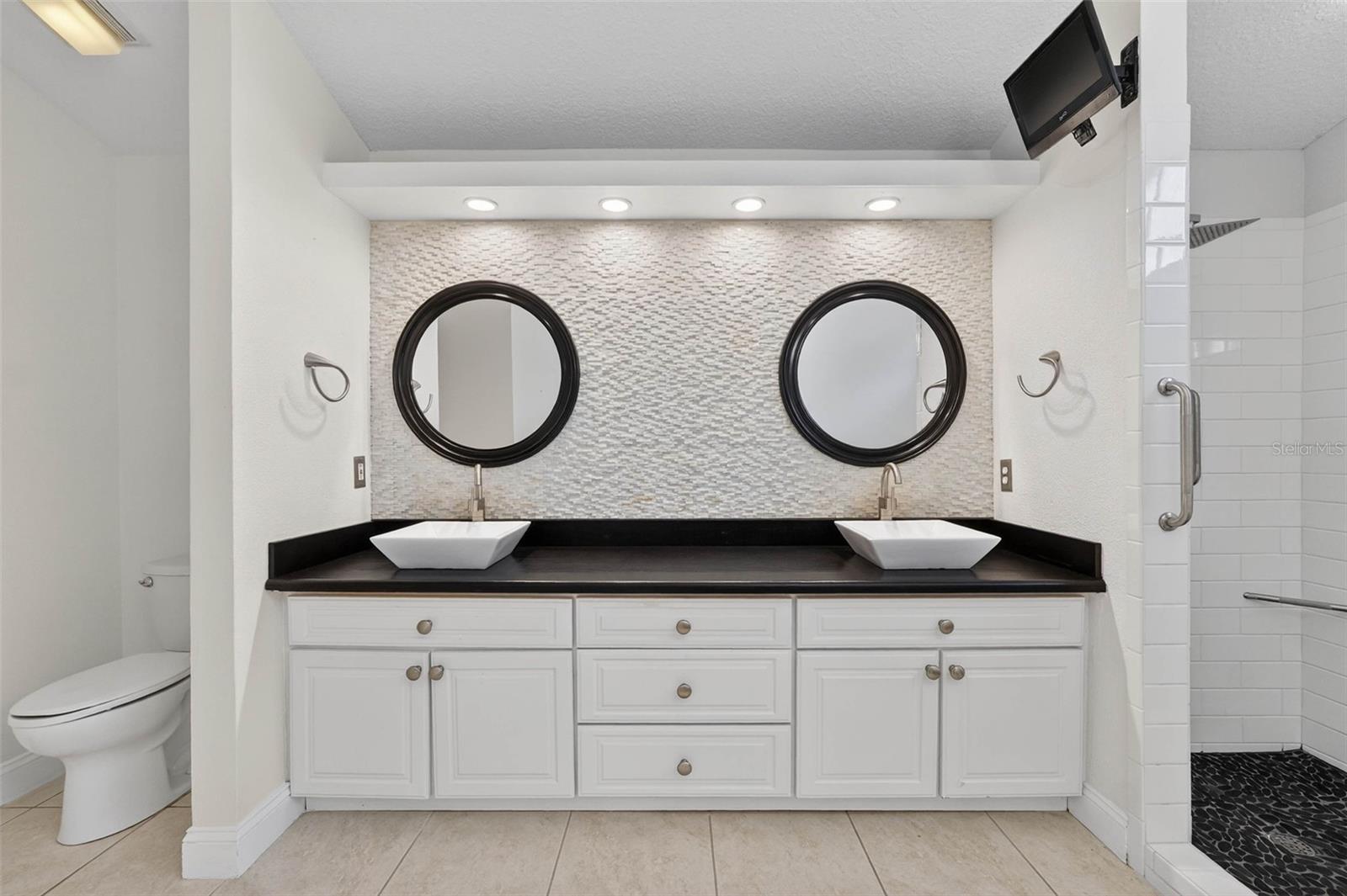 CHEVY CHASE ESTATES PH TWO - Residential