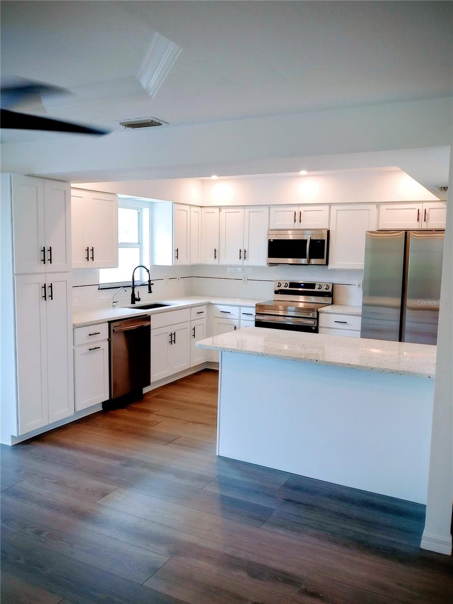 SOUTH VENICE - Residential Lease
