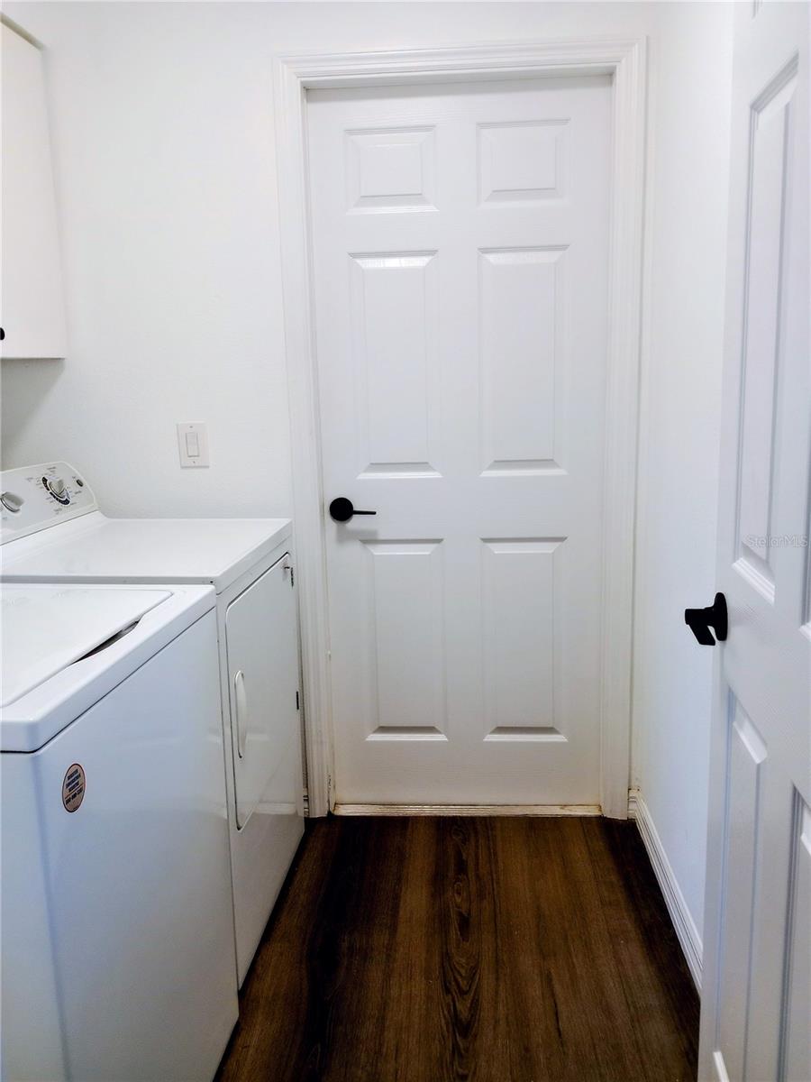 SOUTH VENICE - Residential Lease