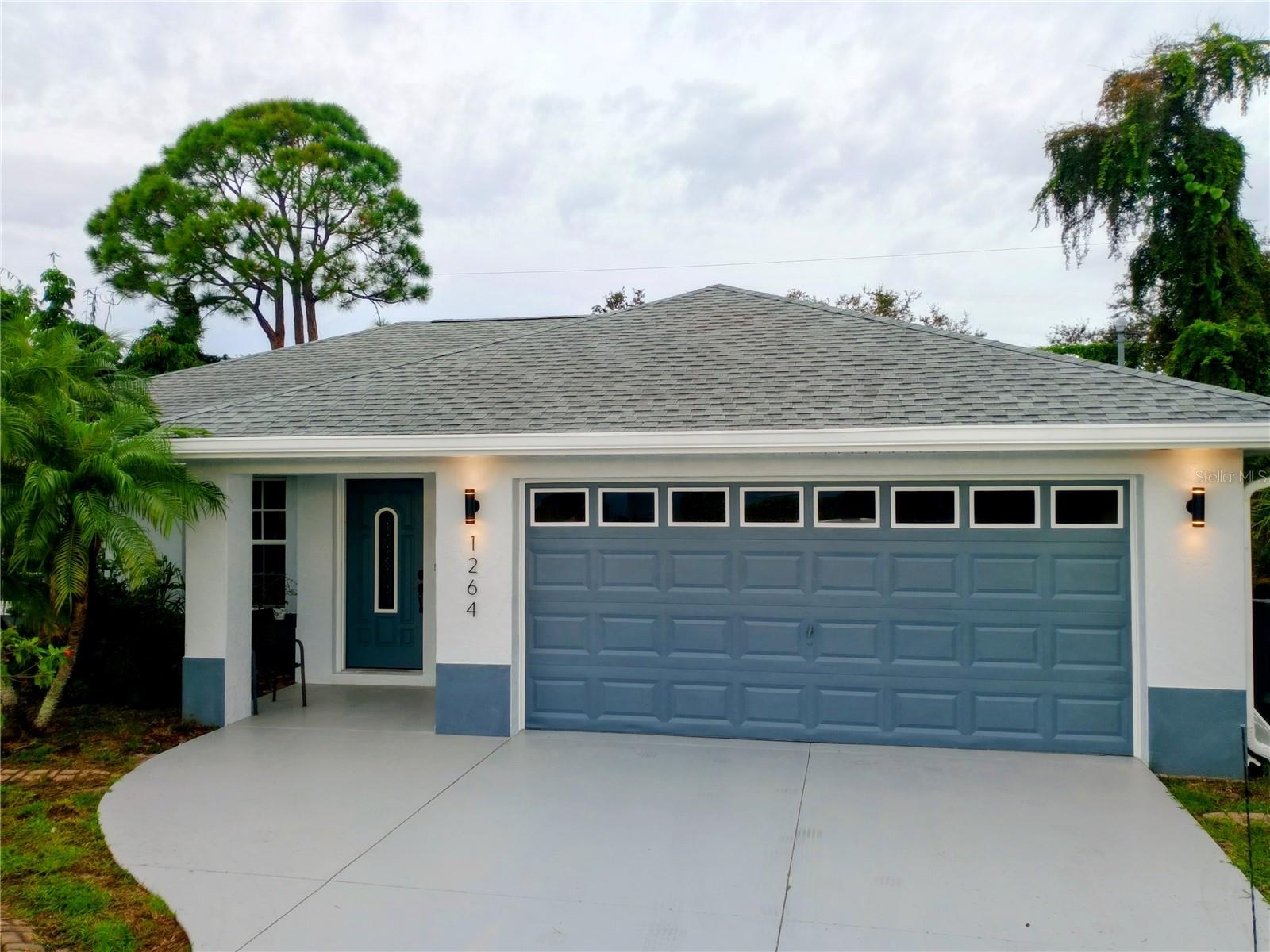 SOUTH VENICE - Residential Lease