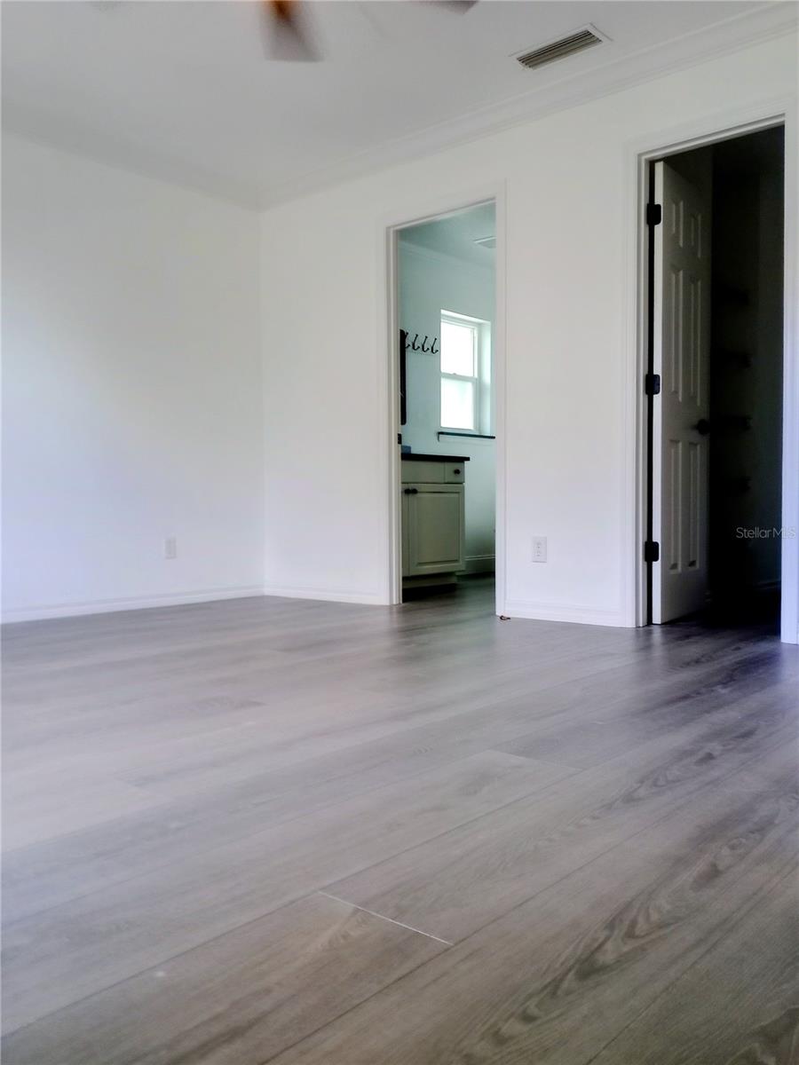 SOUTH VENICE - Residential Lease