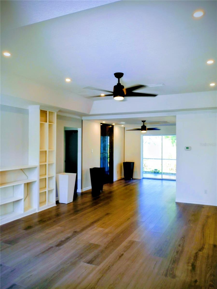 SOUTH VENICE - Residential Lease