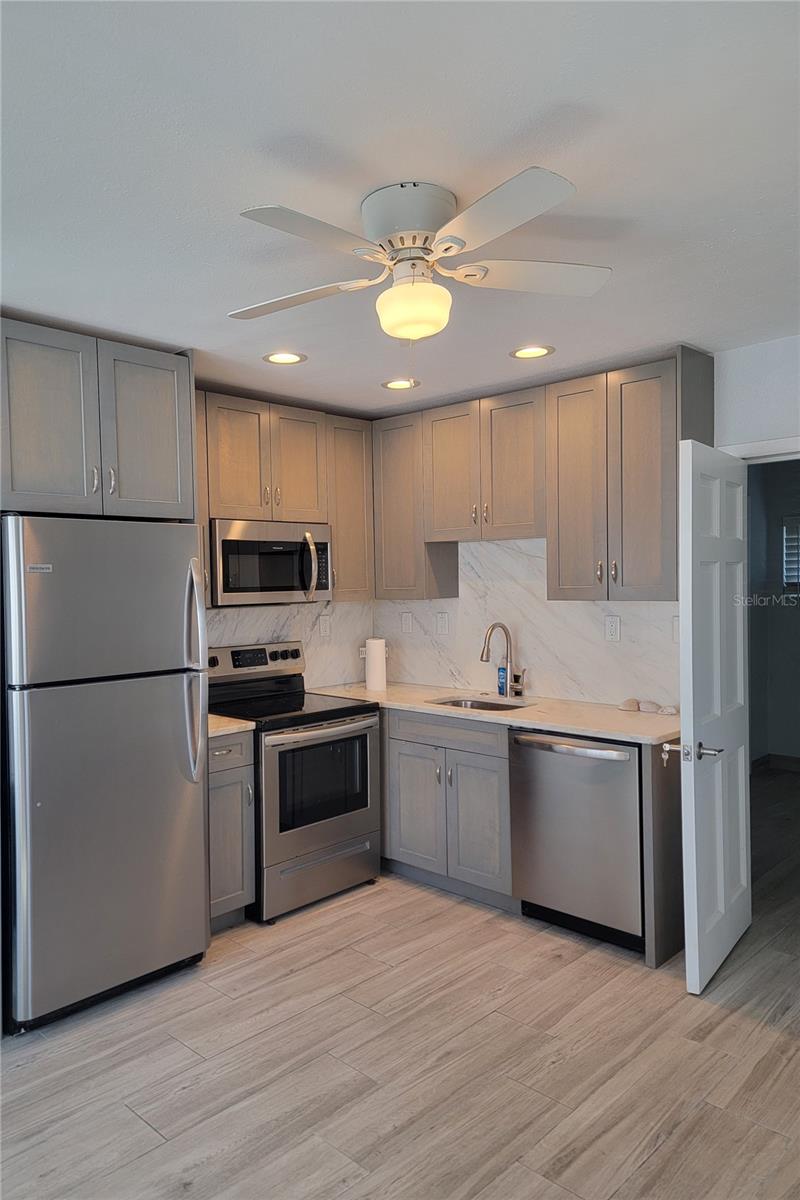 BEACH PLAZA SEC OF ST PETE BEACH - Residential Lease