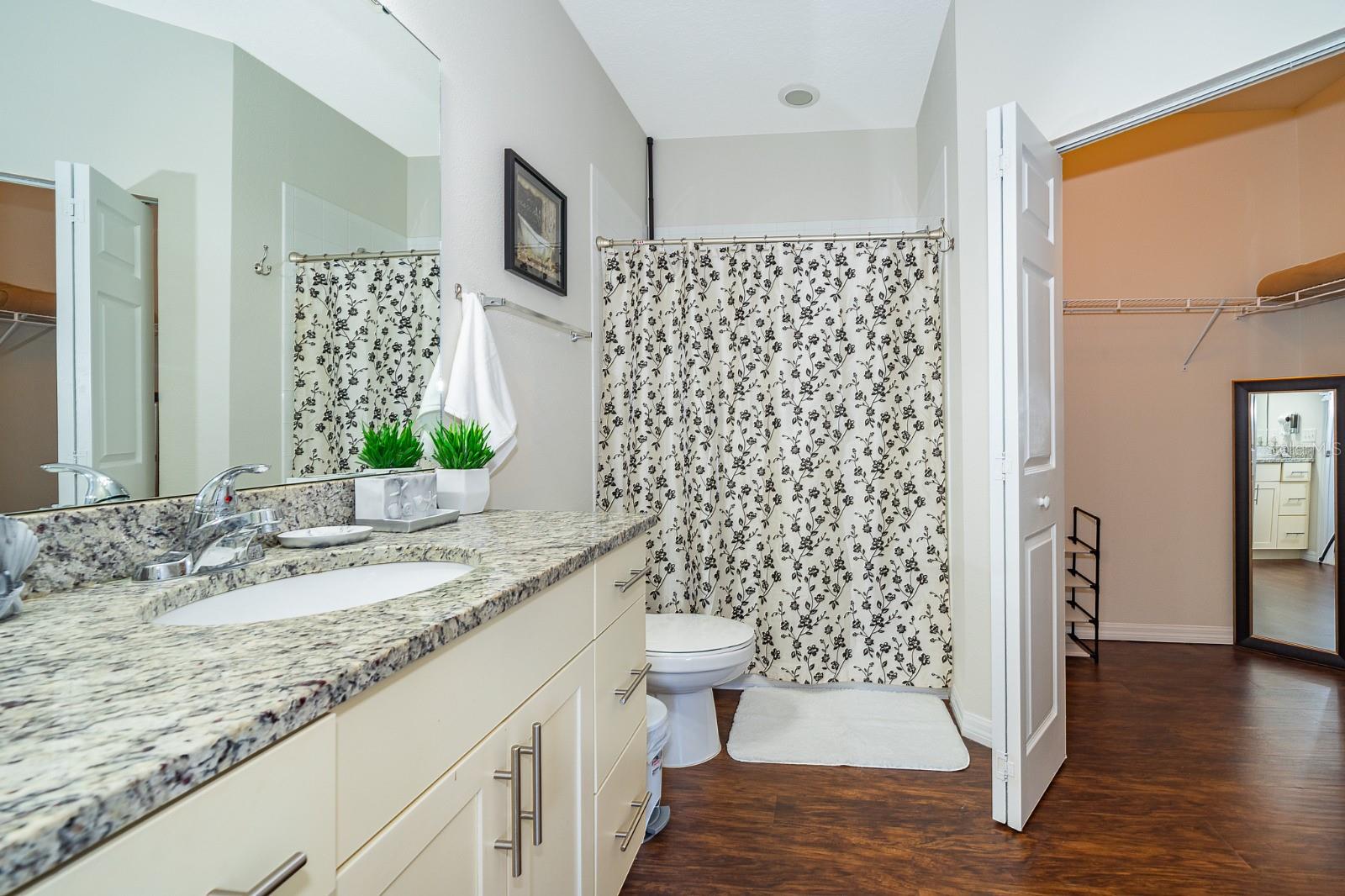 WEST LUCAYA VILLAGE - Residential