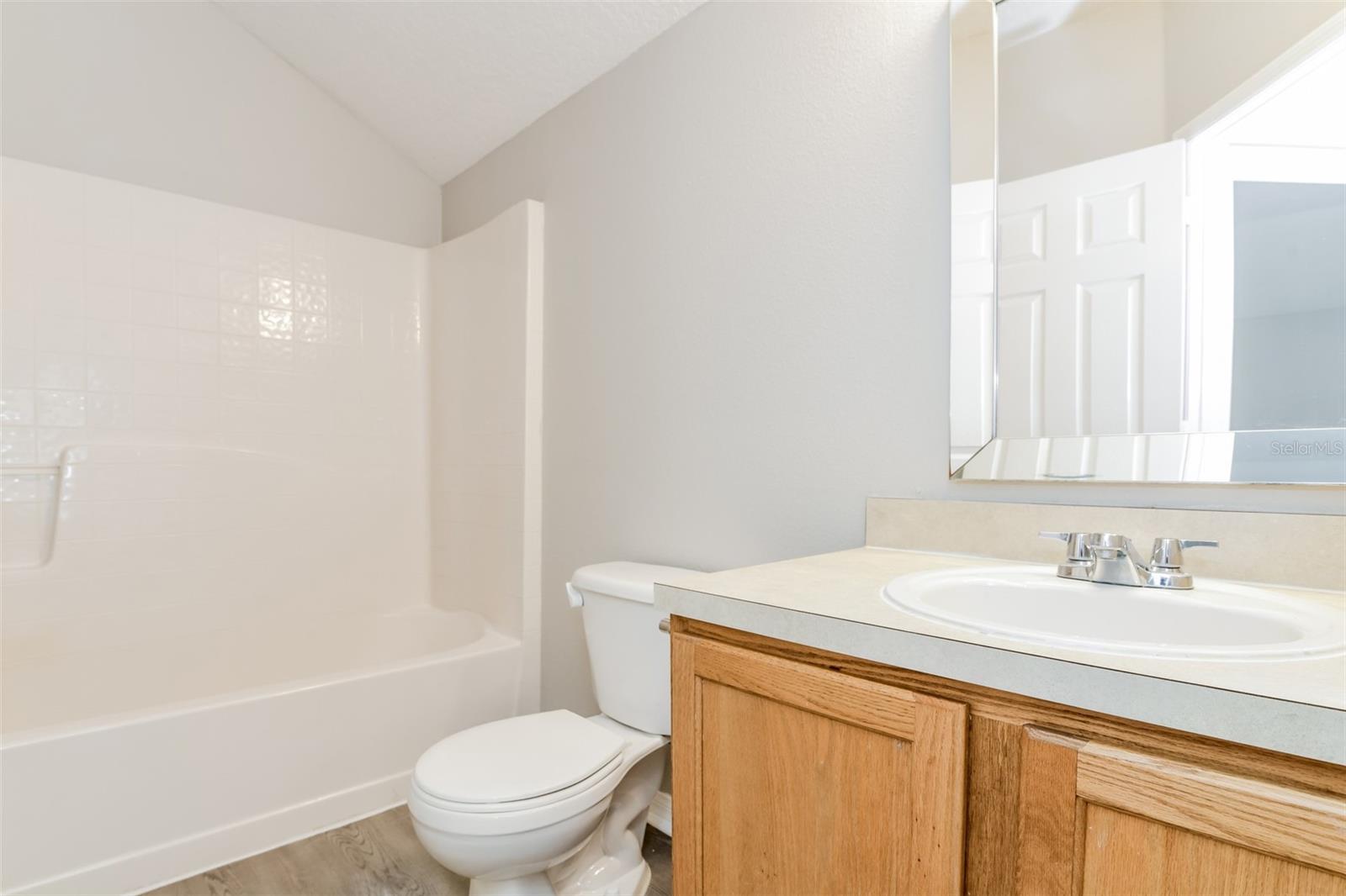 ROYAL RDG PH 03 - Residential