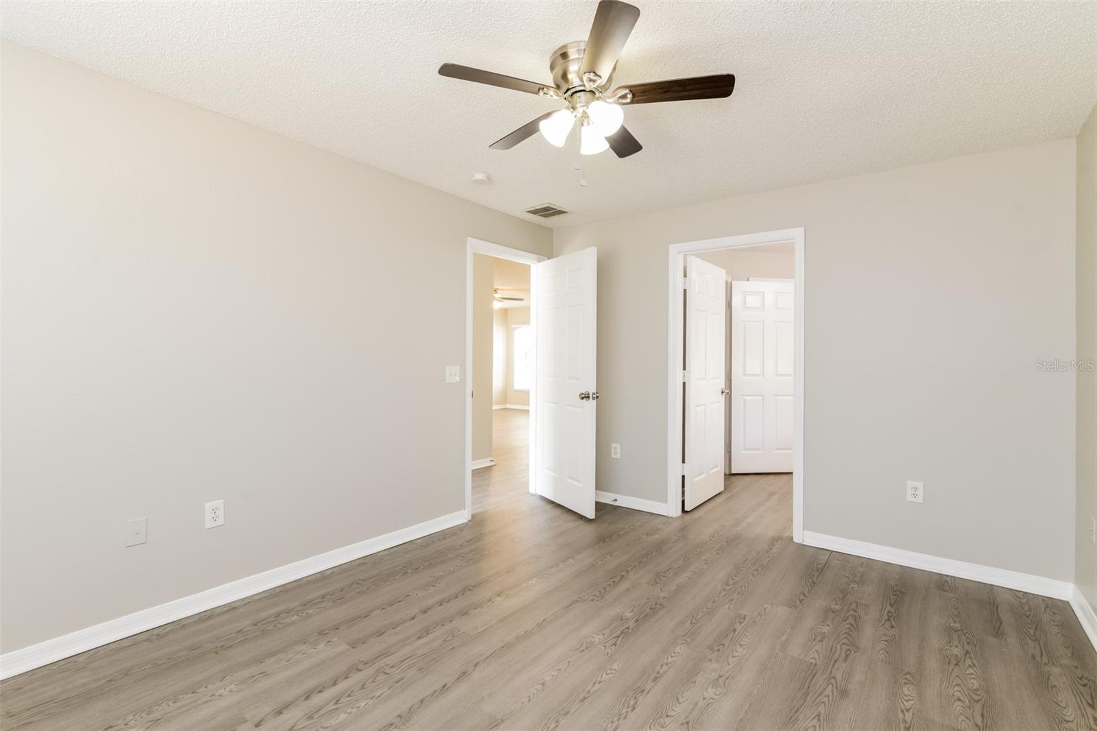 ROYAL RDG PH 03 - Residential