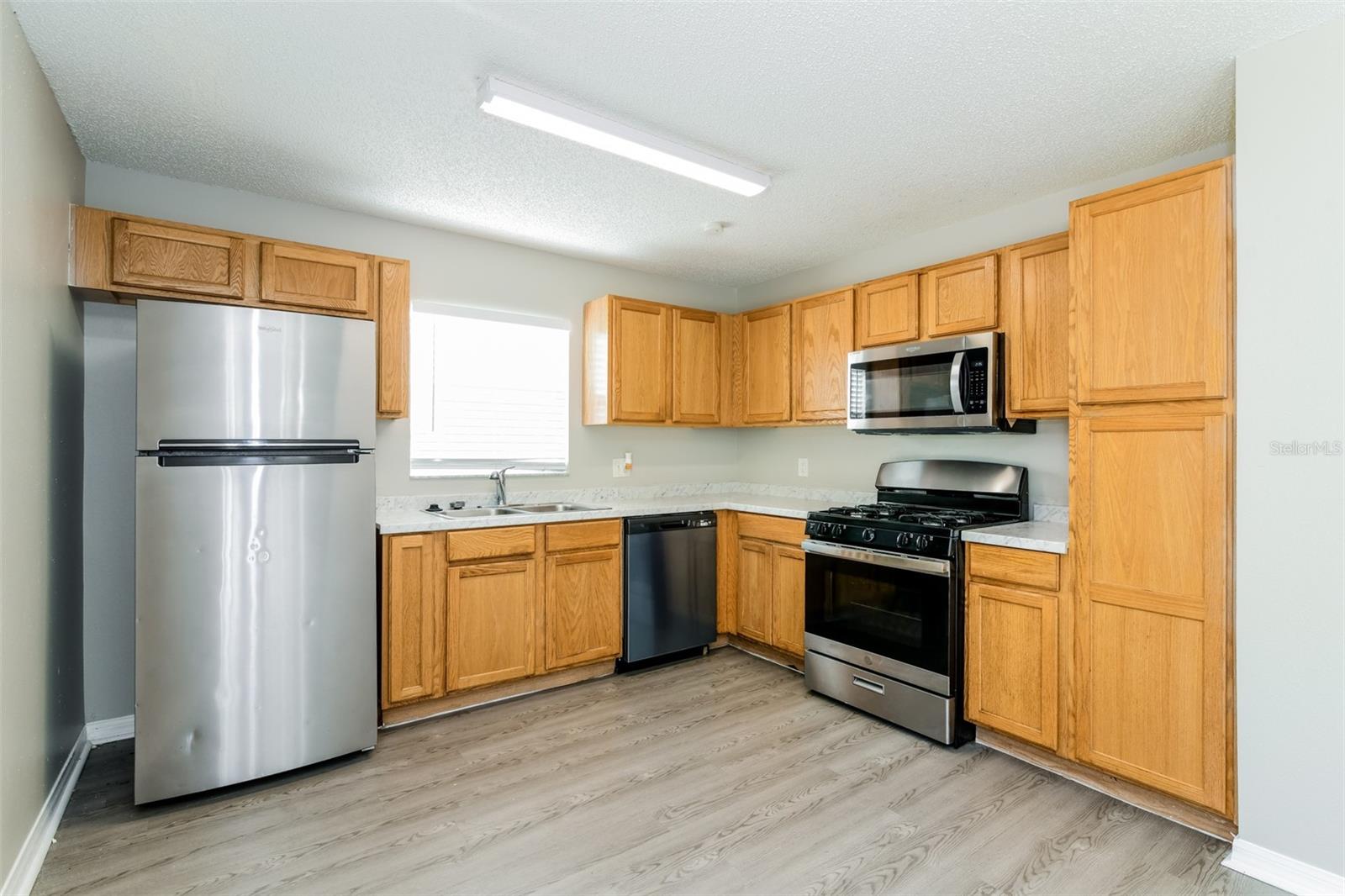 ROYAL RDG PH 03 - Residential