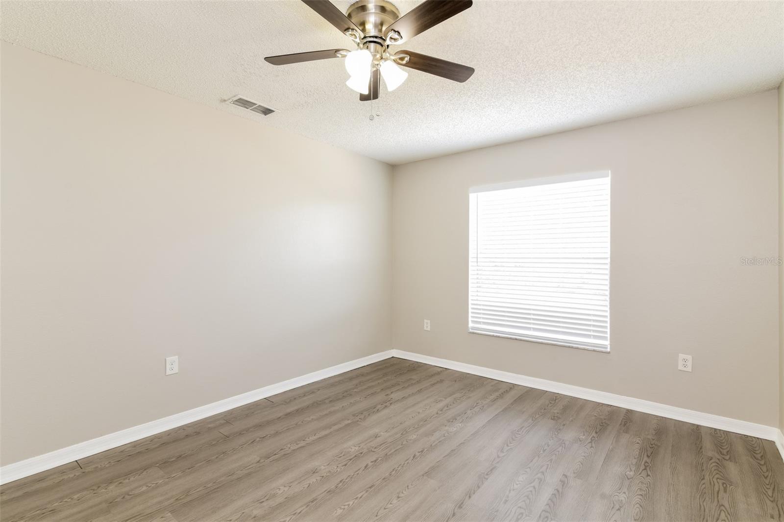 ROYAL RDG PH 03 - Residential