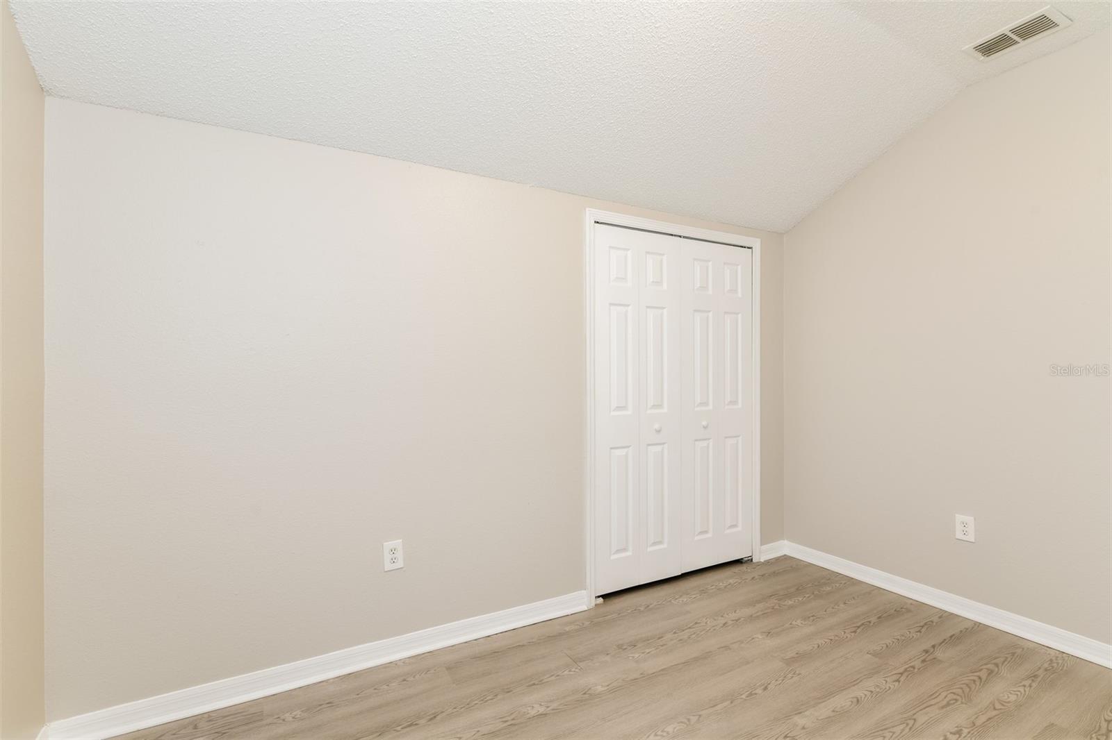 ROYAL RDG PH 03 - Residential