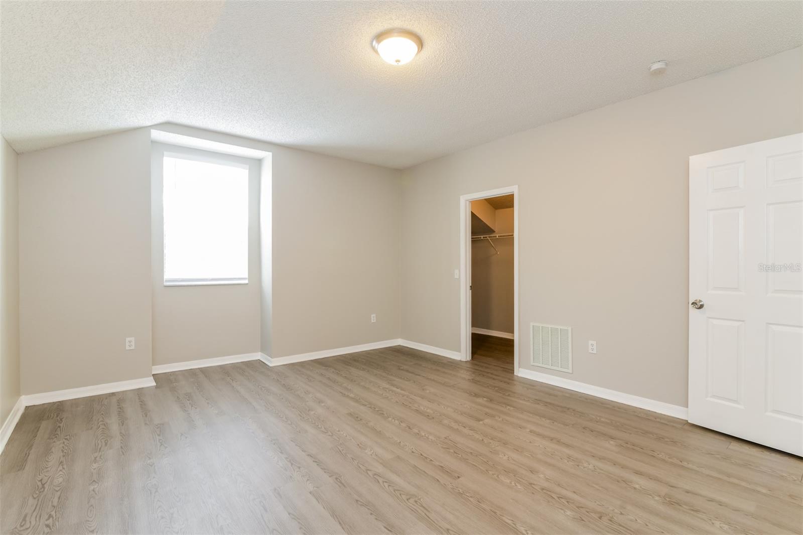 ROYAL RDG PH 03 - Residential