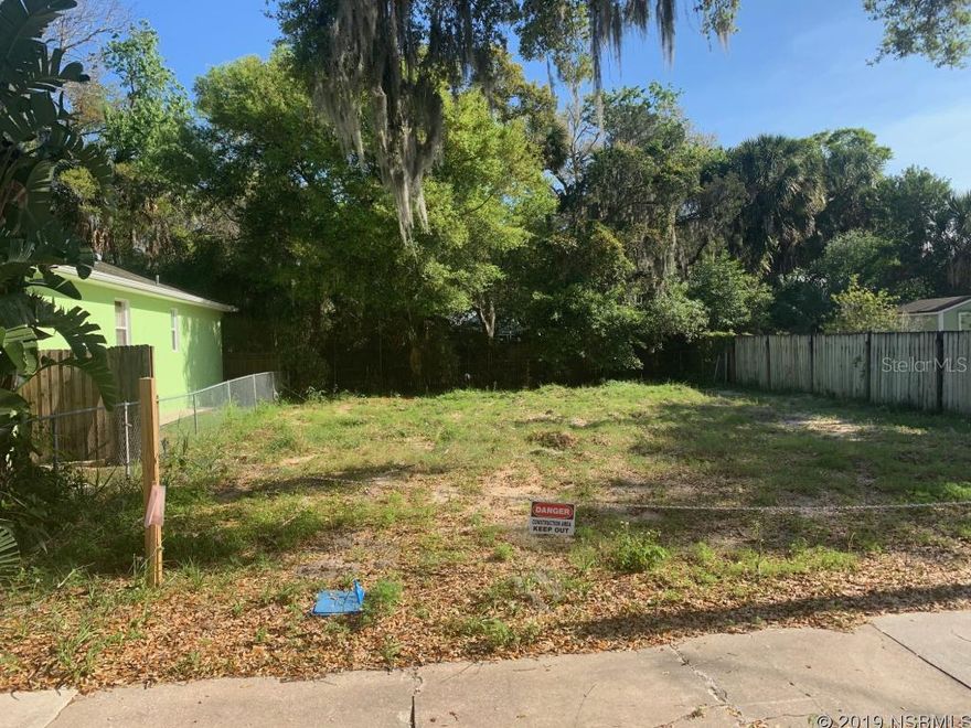 Beautiful area in Historic New Smyrna Beach. Walking distance to Canal Street and Riverside Drive. Short street with older homes that have been restored. Short term rentals allowed. Minimum sq. ft for a home is 600. Cleared and ready to build your dream home, bring your ideas for the perfect beach cottage. ;Water: Available at Site