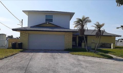 Photo of 5930 Bahama Way N, St Pete Beach, FL 33706 (MLS # TB8382595) Photo of 5930 Bahama Way N, St Pete Beach, FL 33706 (MLS # TB8382595)