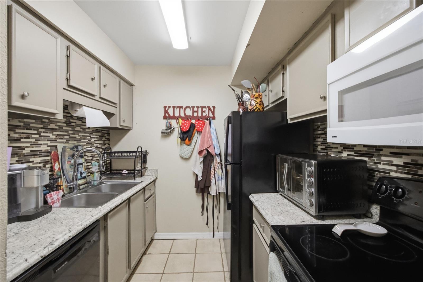 NORTH OAKS CONDO II - Residential