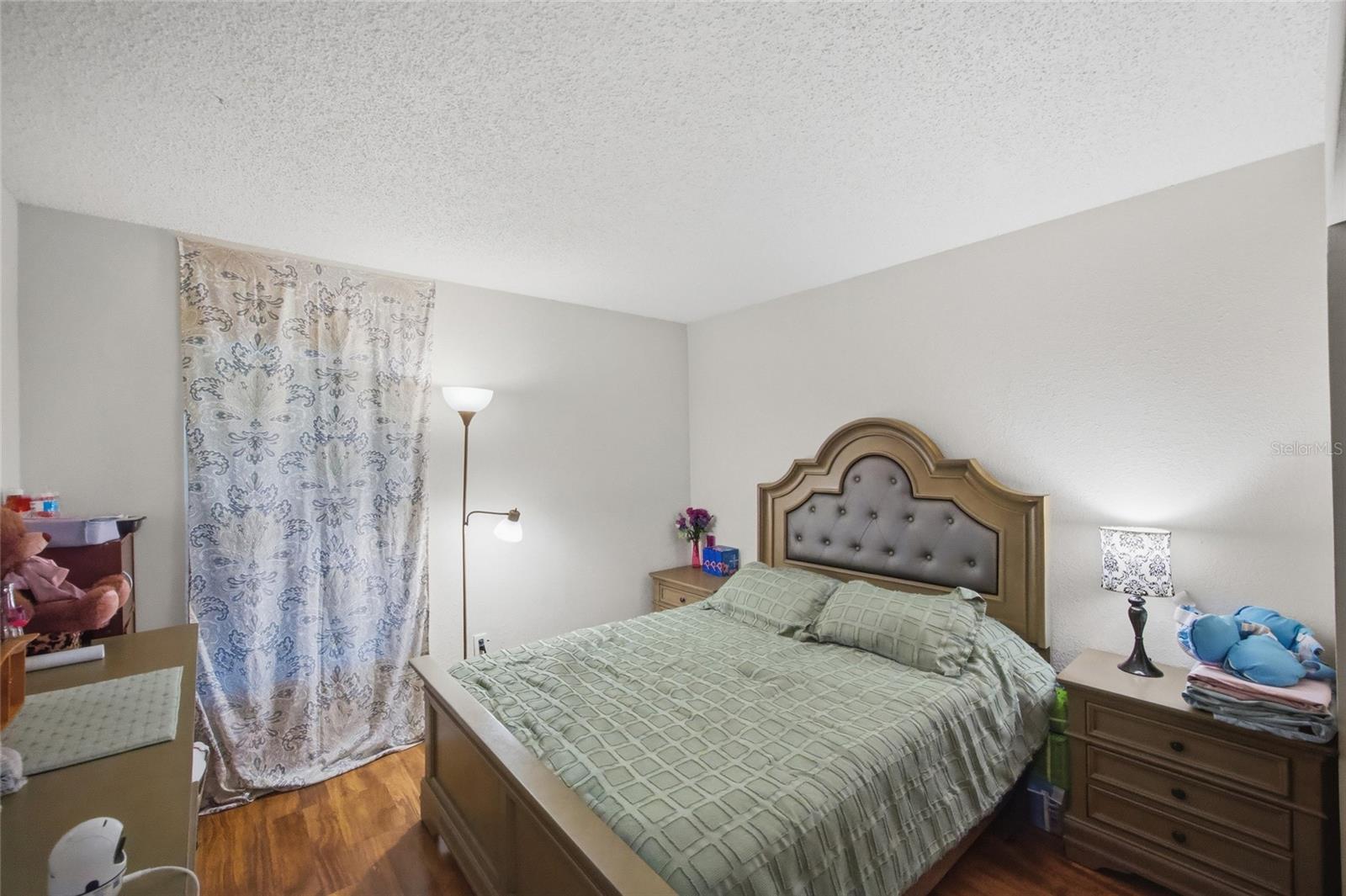 NORTH OAKS CONDO II - Residential