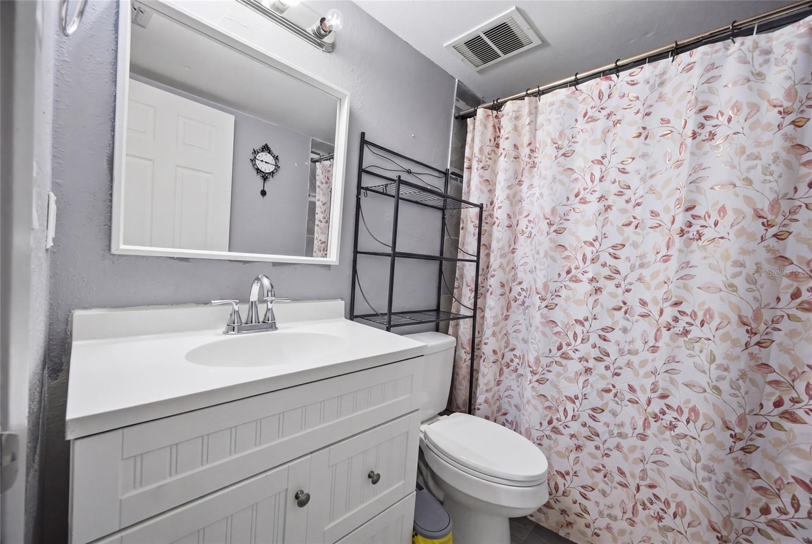 NORTH OAKS CONDO II - Residential