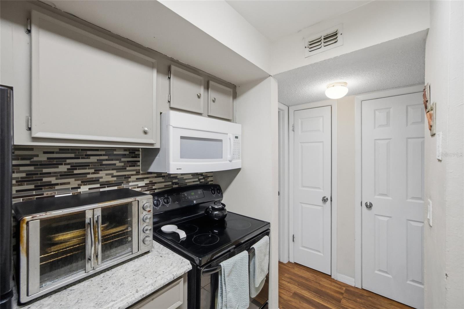 NORTH OAKS CONDO II - Residential