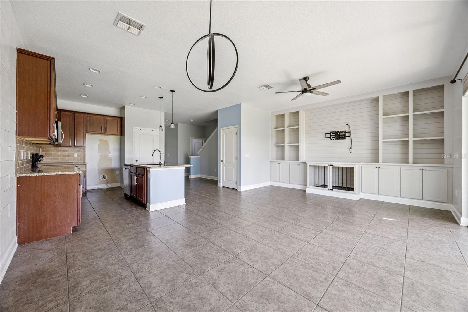 RIVERVIEW TWNHMS PH II - Residential