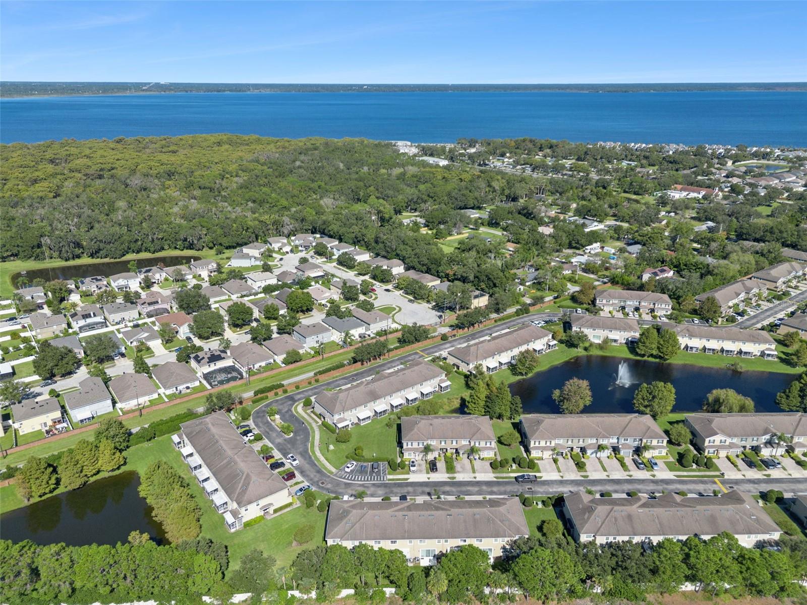 RIVERVIEW TWNHMS PH II - Residential