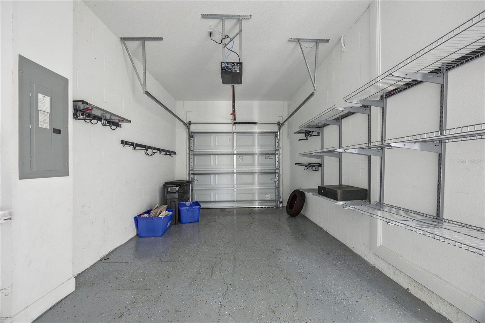 RIVERVIEW TWNHMS PH II - Residential